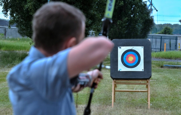 Imagen que simboliza la Orientación con precisión hacia un objetivo